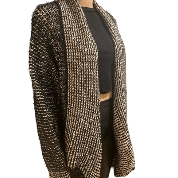 Beautiful Knit Cardigan 🍁 - Picture 9 of 11